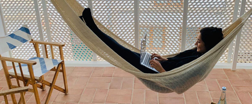 remote-work-galaxy-top-tools-and-apps-you-can-benefit-while-traveling